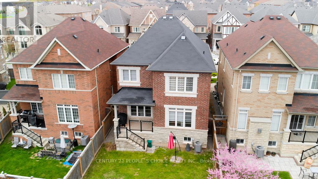 374 Begonia Gardens, Oakville, Ontario  L6M 4M2 - Photo 46 - W13133396