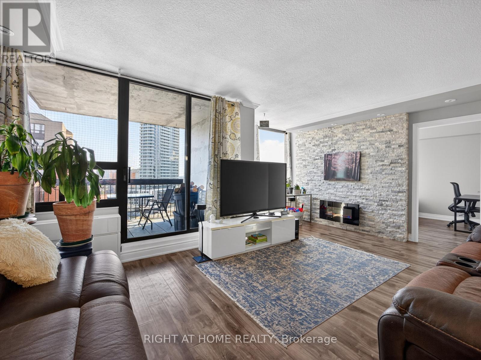 1509 - 20 Mississauga Valley Boulevard, Mississauga, Ontario  L5A 3S1 - Photo 4 - W13133458