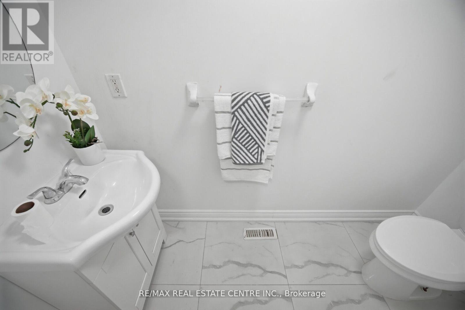 23 Brucewood Road, Brampton, Ontario  L6R 3N1 - Photo 9 - W13133540
