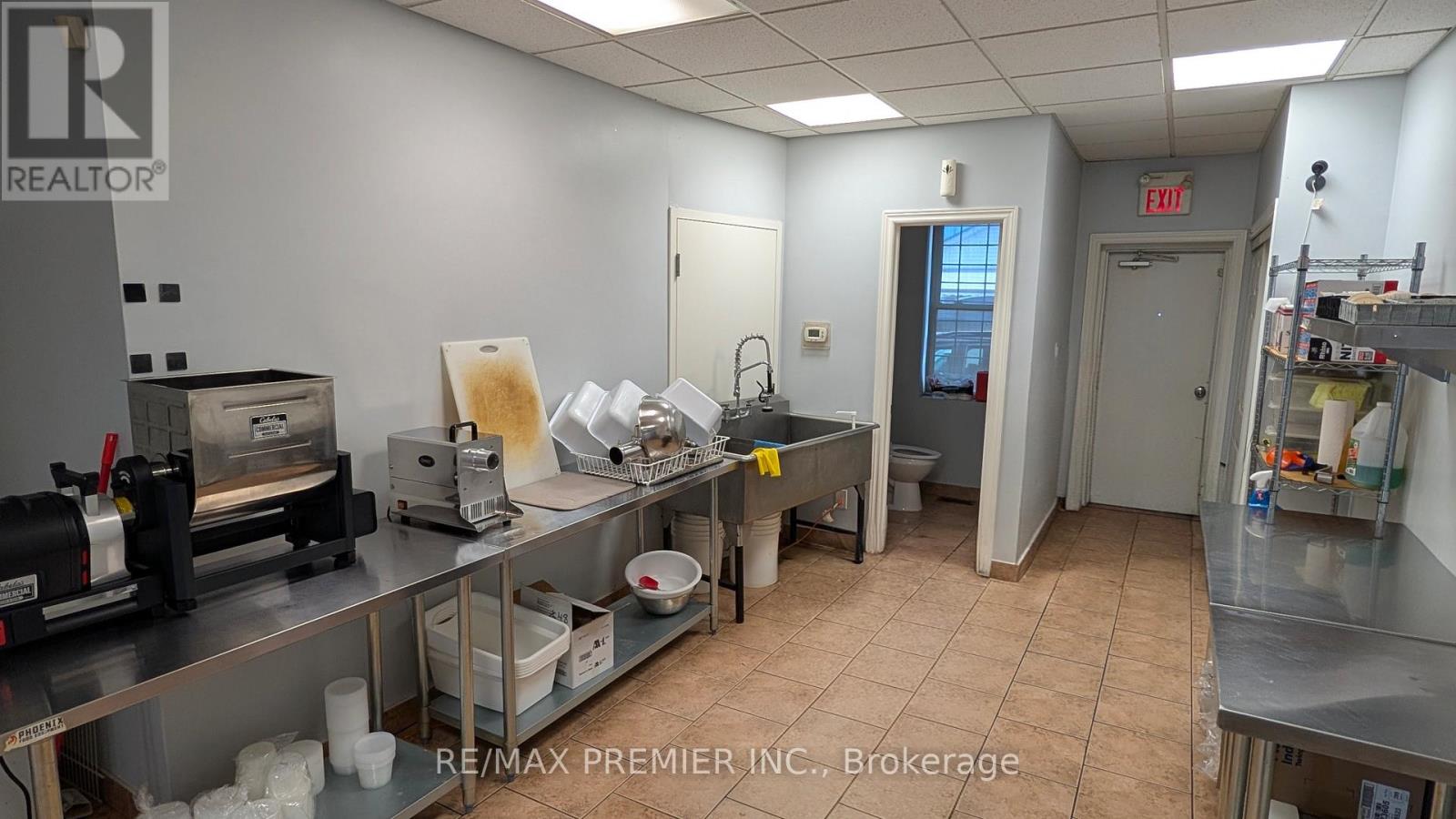 Main - 1657 Weston Road, Toronto, Ontario  M9N 1V2 - Photo 10 - W13133576