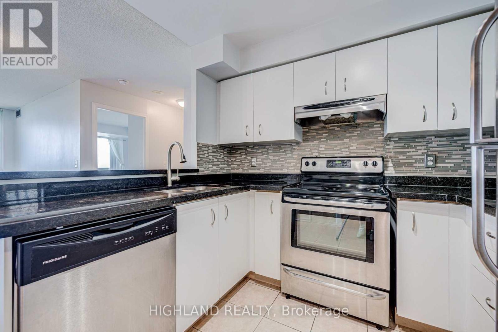 1411 - 2545 Erin Centre Boulevard, Mississauga, Ontario  L5M 6Z9 - Photo 4 - W13133578