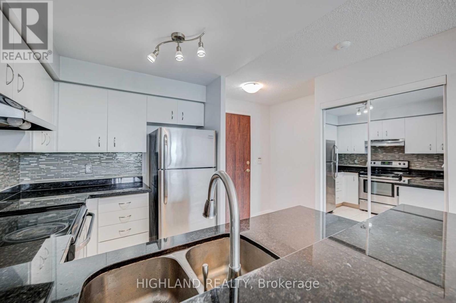 1411 - 2545 Erin Centre Boulevard, Mississauga, Ontario  L5M 6Z9 - Photo 5 - W13133578