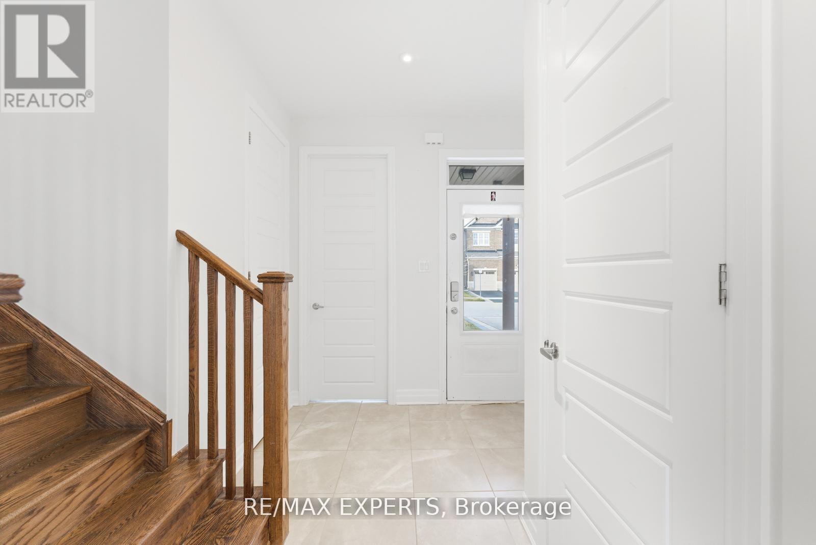 1254 Sweetfern Crescent, Milton, Ontario  L9E 1M1 - Photo 7 - W13133604