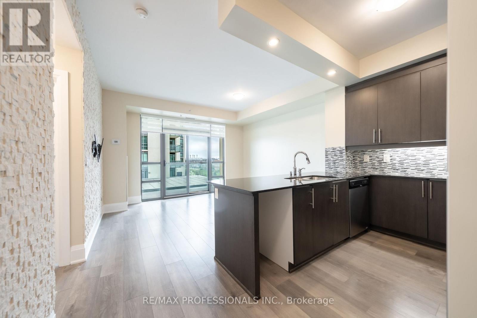 307 - 45 Yorkland Boulevard, Brampton, Ontario  L6P 4B4 - Photo 5 - W13133652
