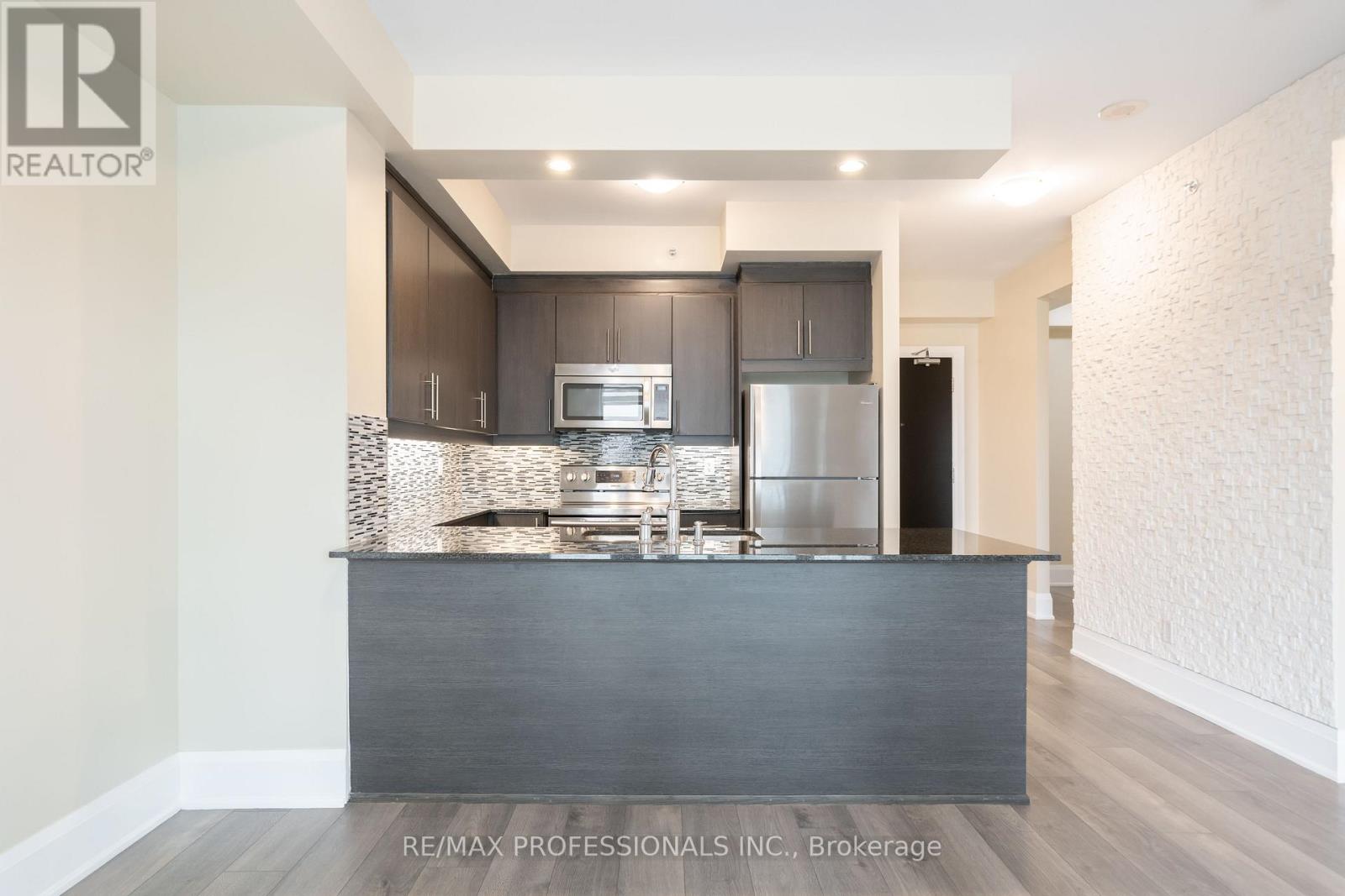 307 - 45 Yorkland Boulevard, Brampton, Ontario  L6P 4B4 - Photo 8 - W13133652