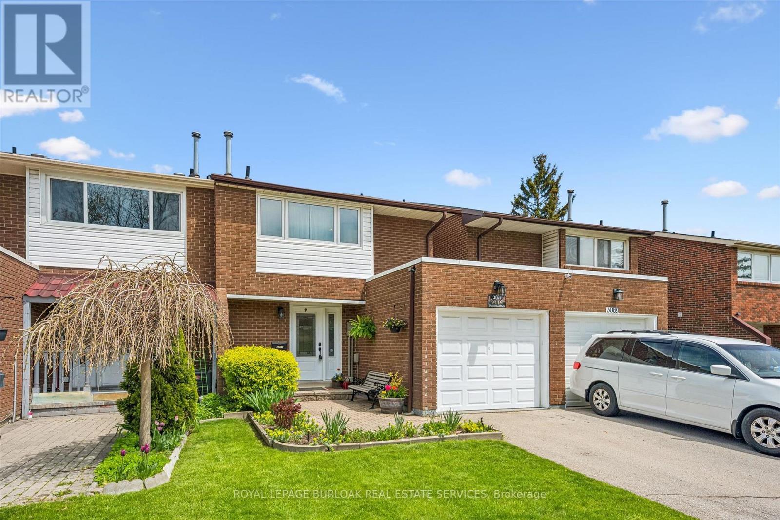 3071 Haines Road, Mississauga, Ontario  L4Y 4B2 - Photo 2 - W13133744