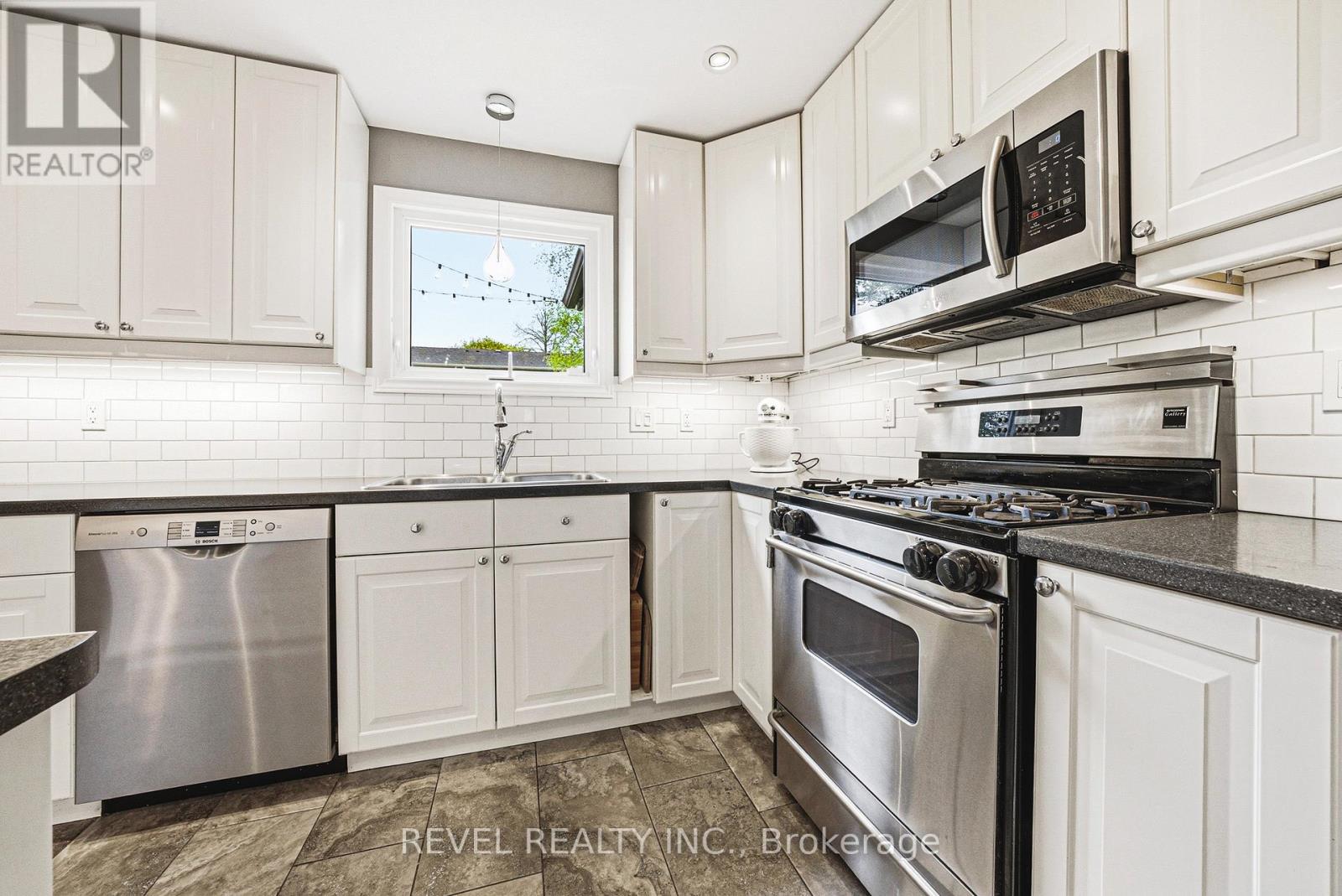 5064 Brady Avenue, Burlington, Ontario  L7L 3X6 - Photo 11 - W13133758
