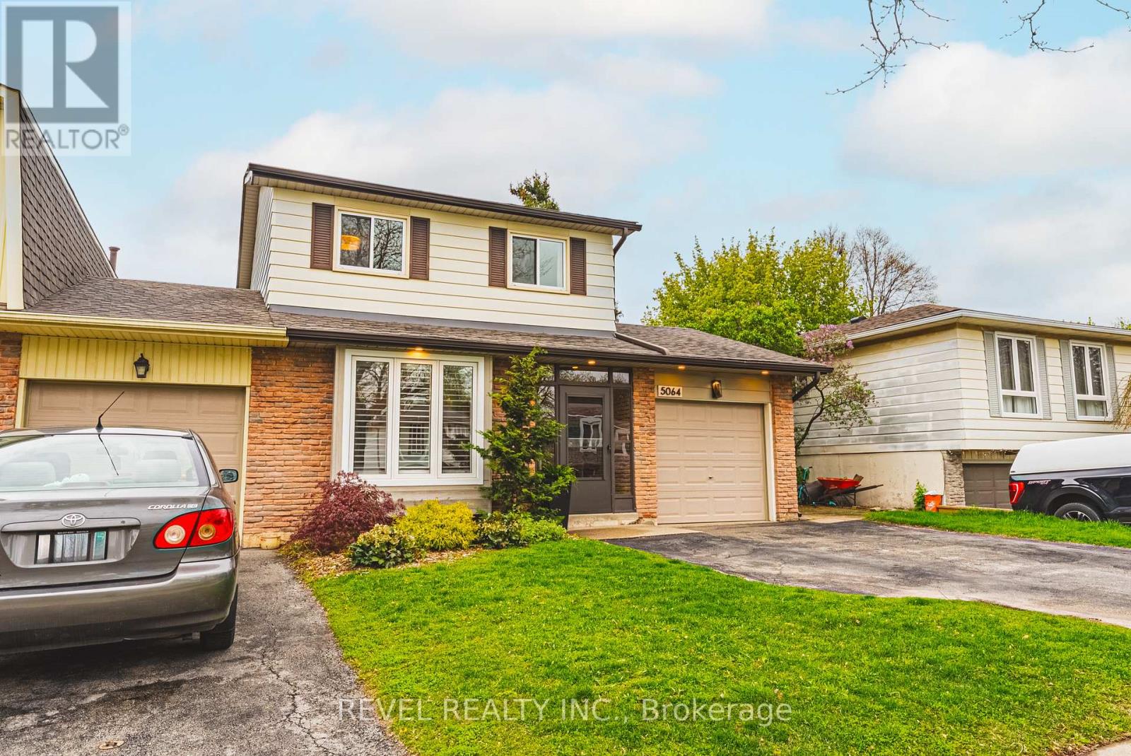 5064 Brady Avenue, Burlington, Ontario  L7L 3X6 - Photo 3 - W13133758
