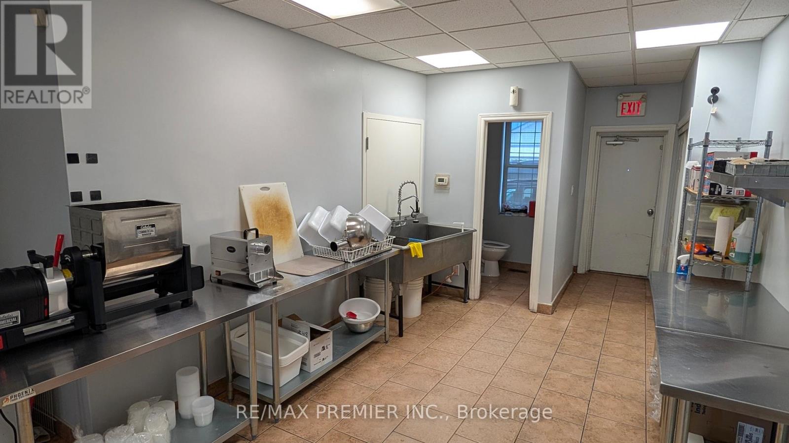 Main - 1657 Weston Road, Toronto, Ontario  M9N 1V2 - Photo 11 - W13133576