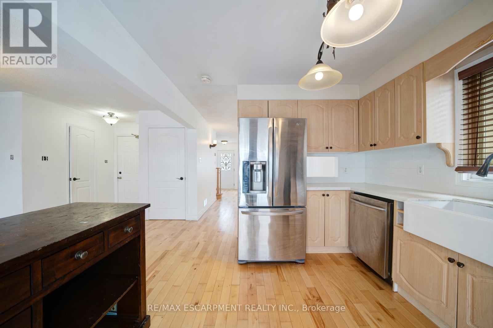 108 Olde Bayview Avenue, Richmond Hill, Ontario  L4E 3C7 - Photo 13 - N12708384