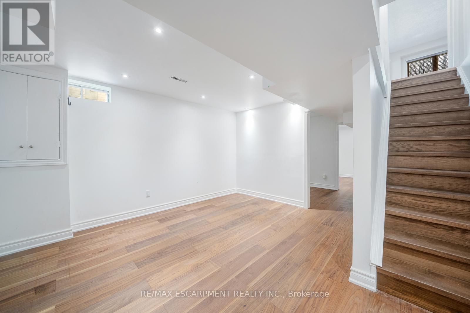 108 Olde Bayview Avenue, Richmond Hill, Ontario  L4E 3C7 - Photo 29 - N12708384