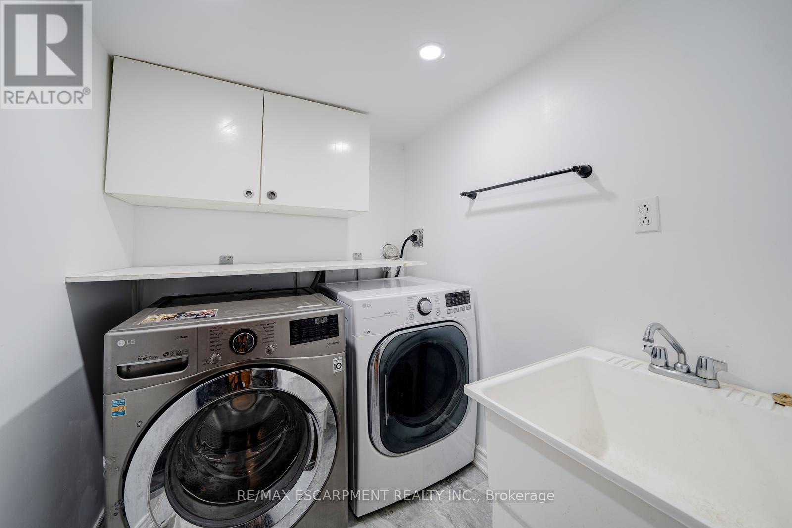 108 Olde Bayview Avenue, Richmond Hill, Ontario  L4E 3C7 - Photo 38 - N12708384