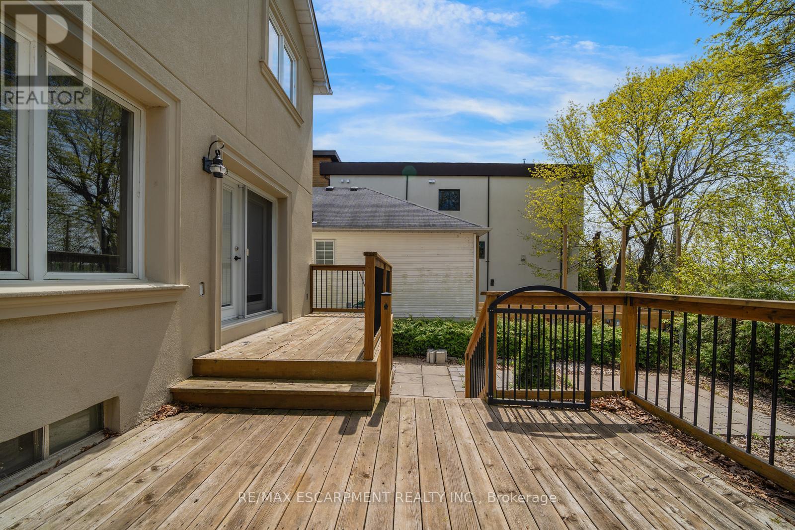 108 Olde Bayview Avenue, Richmond Hill, Ontario  L4E 3C7 - Photo 45 - N12708384