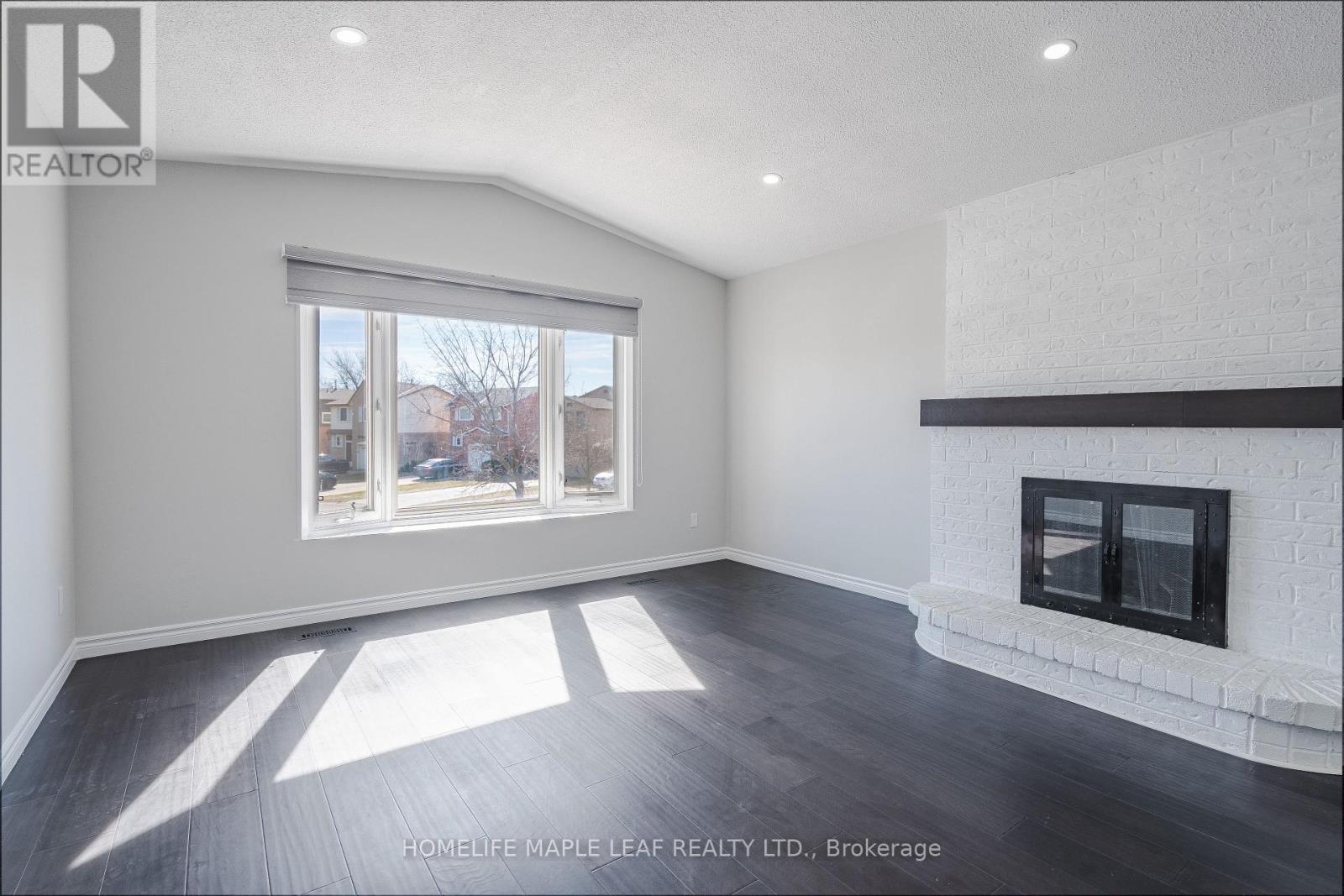42 Puritan Court, Hamilton, Ontario  L8E 4L1 - Photo 7 - X13133394