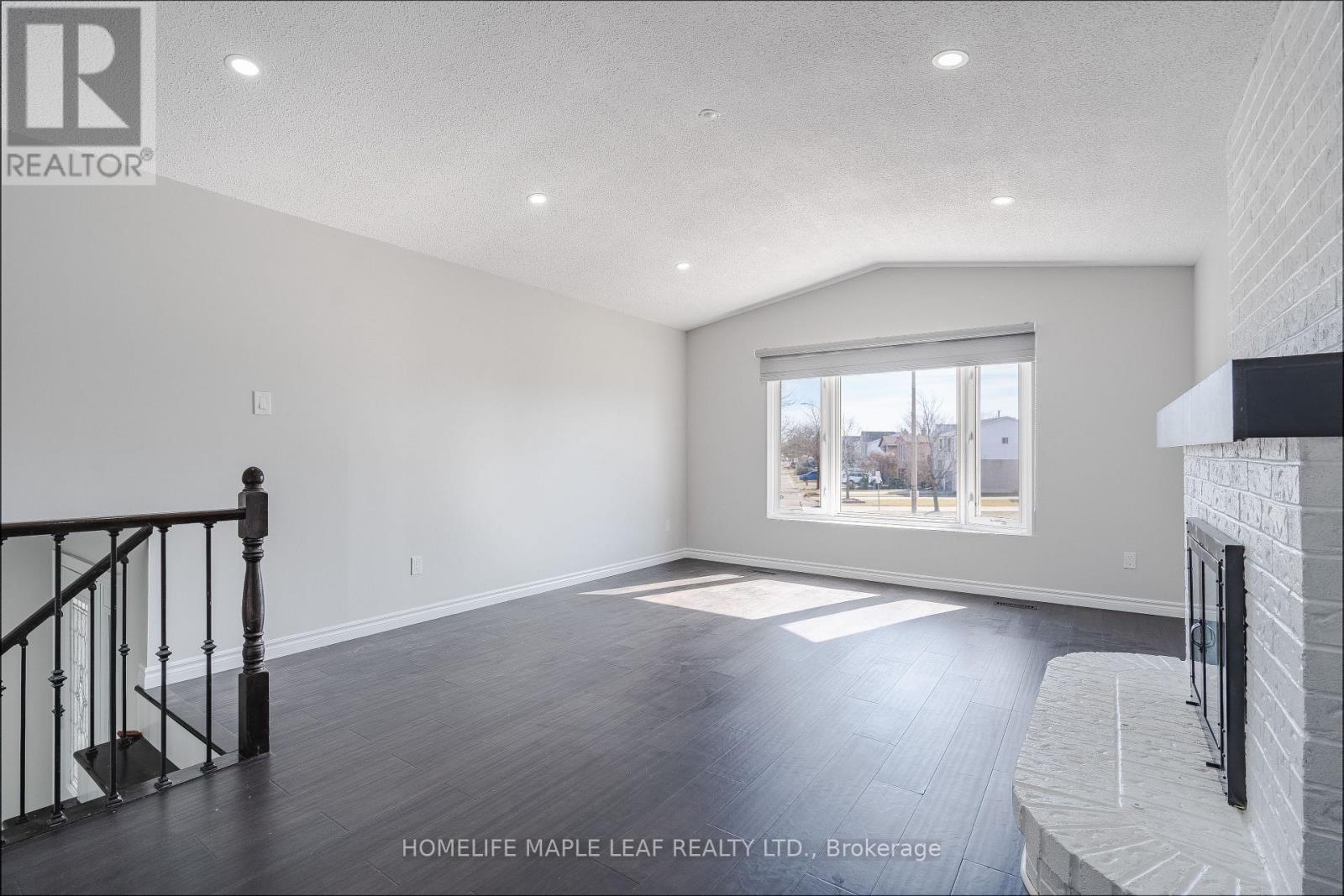 42 Puritan Court, Hamilton, Ontario  L8E 4L1 - Photo 9 - X13133394
