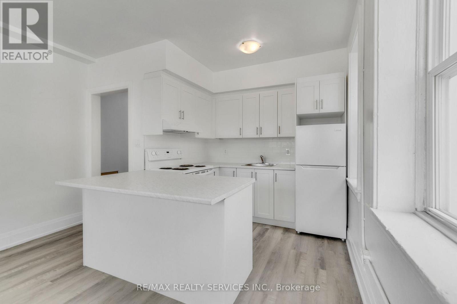 4 - 104 Sherman Avenue S, Hamilton, Ontario  L8M 2P8 - Photo 5 - X13133550