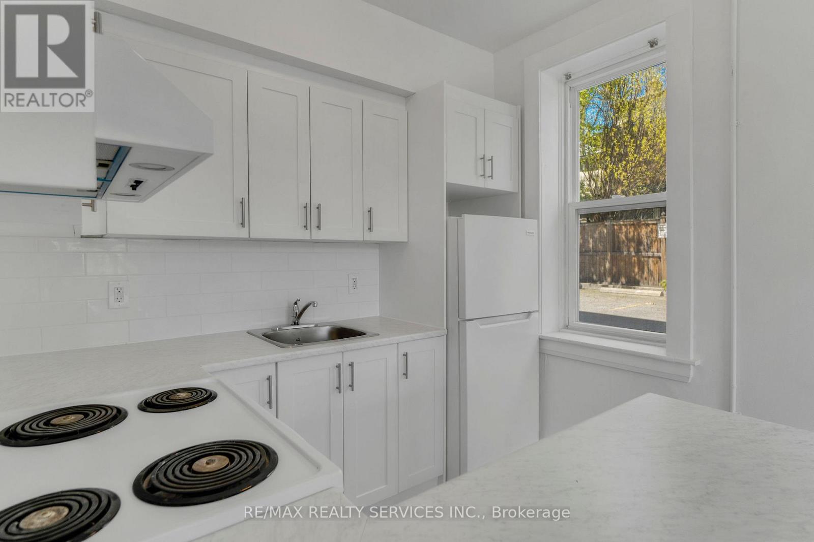 4 - 104 Sherman Avenue S, Hamilton, Ontario  L8M 2P8 - Photo 7 - X13133550
