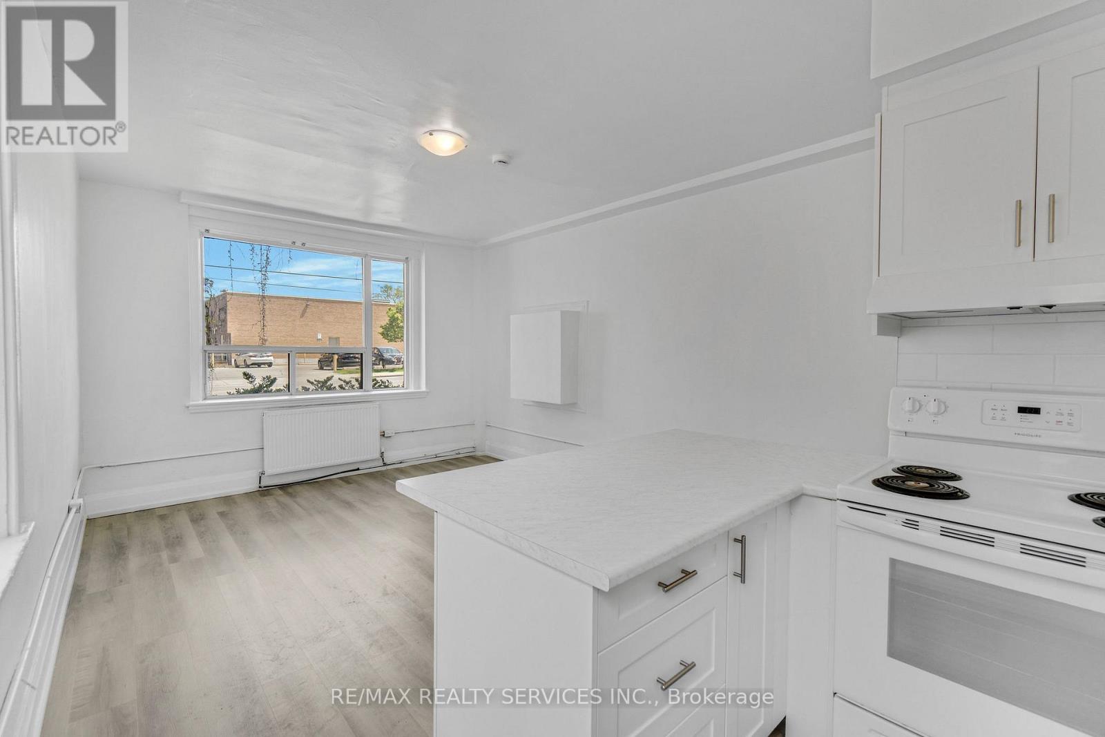 4 - 104 Sherman Avenue S, Hamilton, Ontario  L8M 2P8 - Photo 8 - X13133550