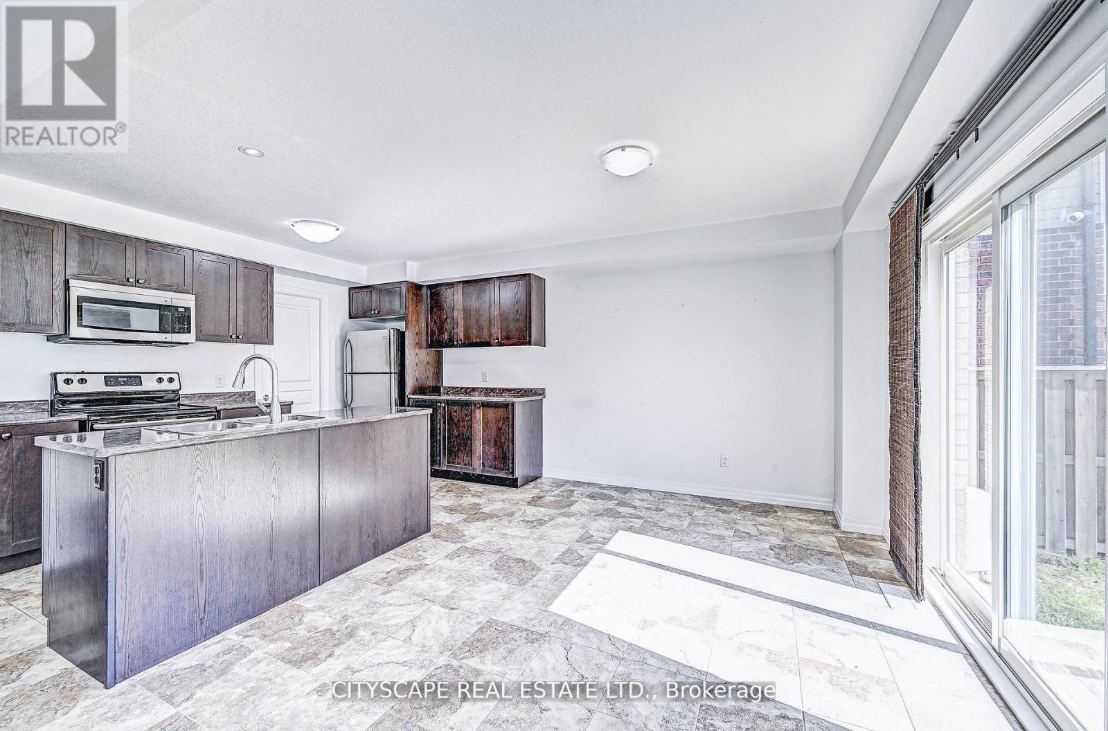 6 Castlebay Street, Kitchener, Ontario  N2R 0G5 - Photo 7 - X13133644