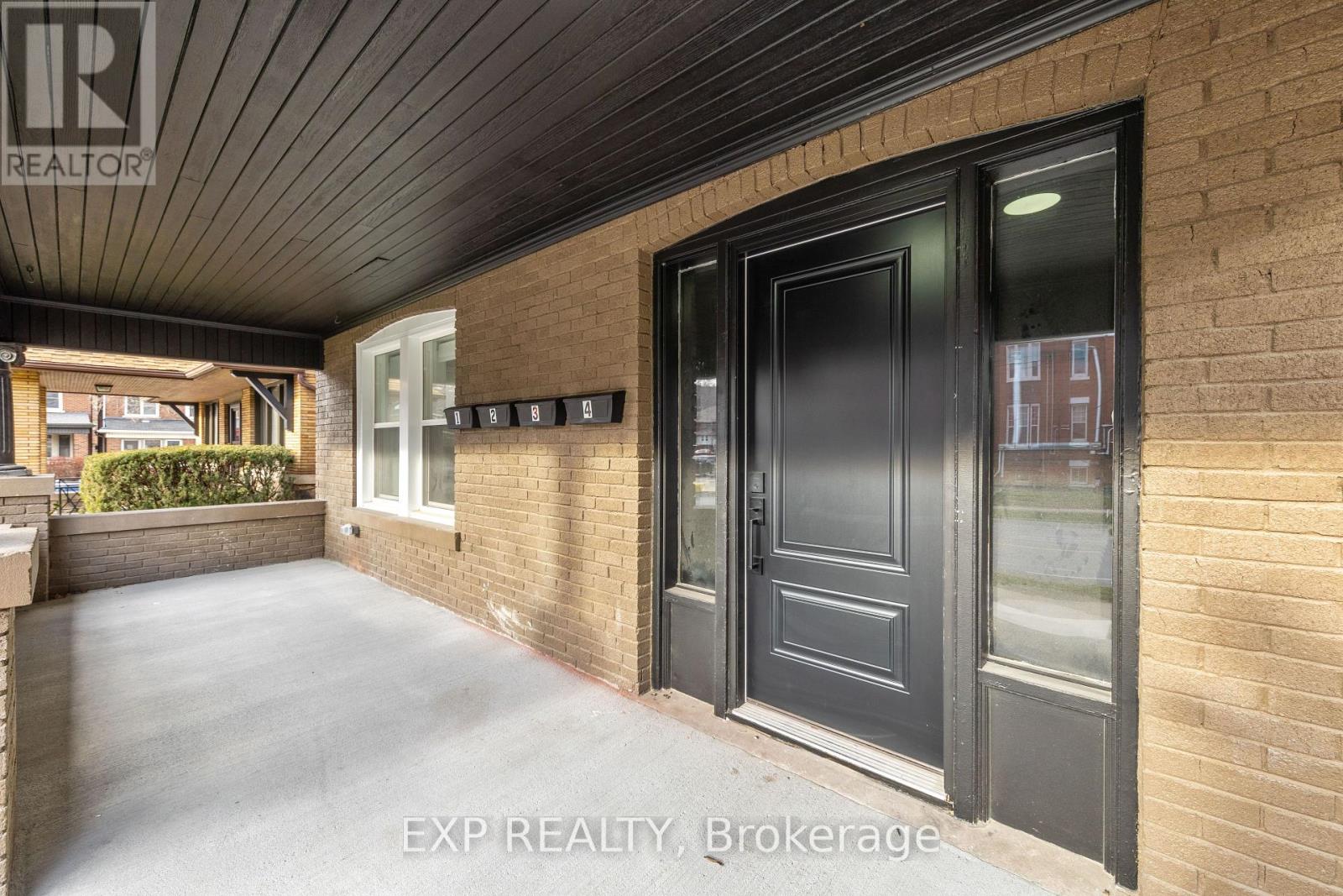 5 Maplewood Avenue, Hamilton, Ontario  L8M 1W3 - Photo 3 - X13133656