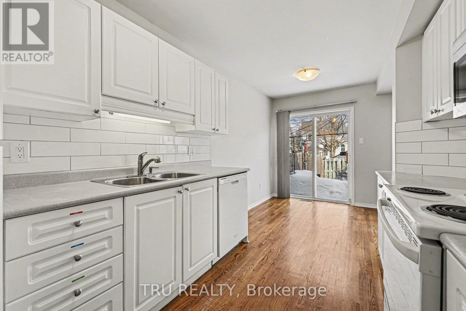 37 Daventry Crescent, Ottawa, Ontario  K2J 4N6 - Photo 13 - X12855878