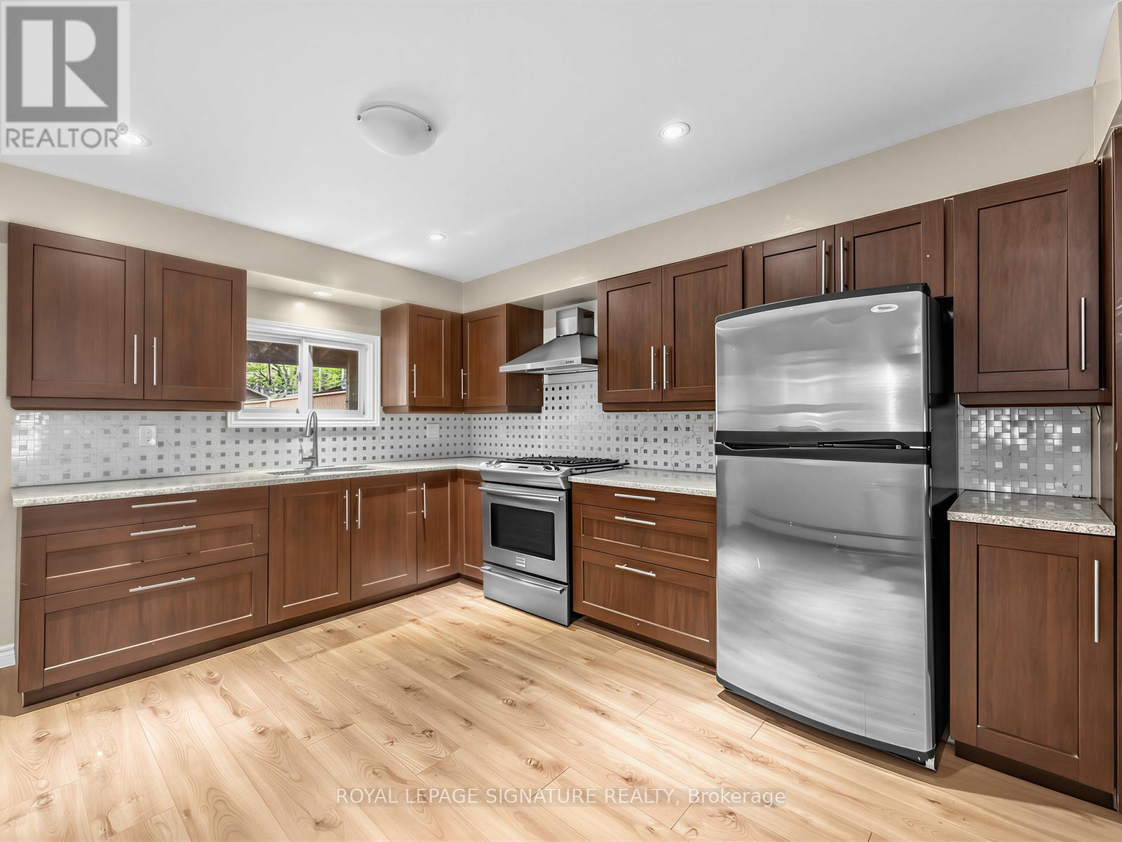 1157 Roselawn Avenue, Toronto, Ontario  M6B 1C5 - Photo 6 - W13132578