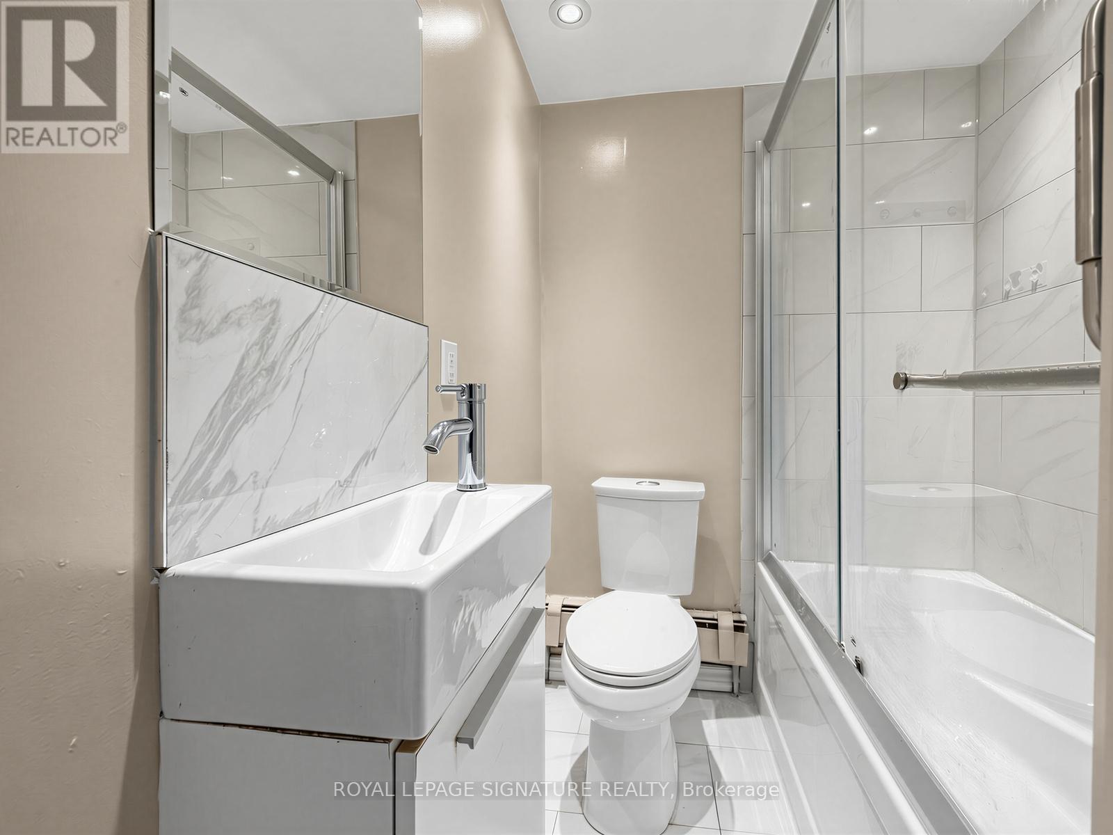 1157 Roselawn Avenue, Toronto, Ontario  M6B 1C5 - Photo 10 - W13132578