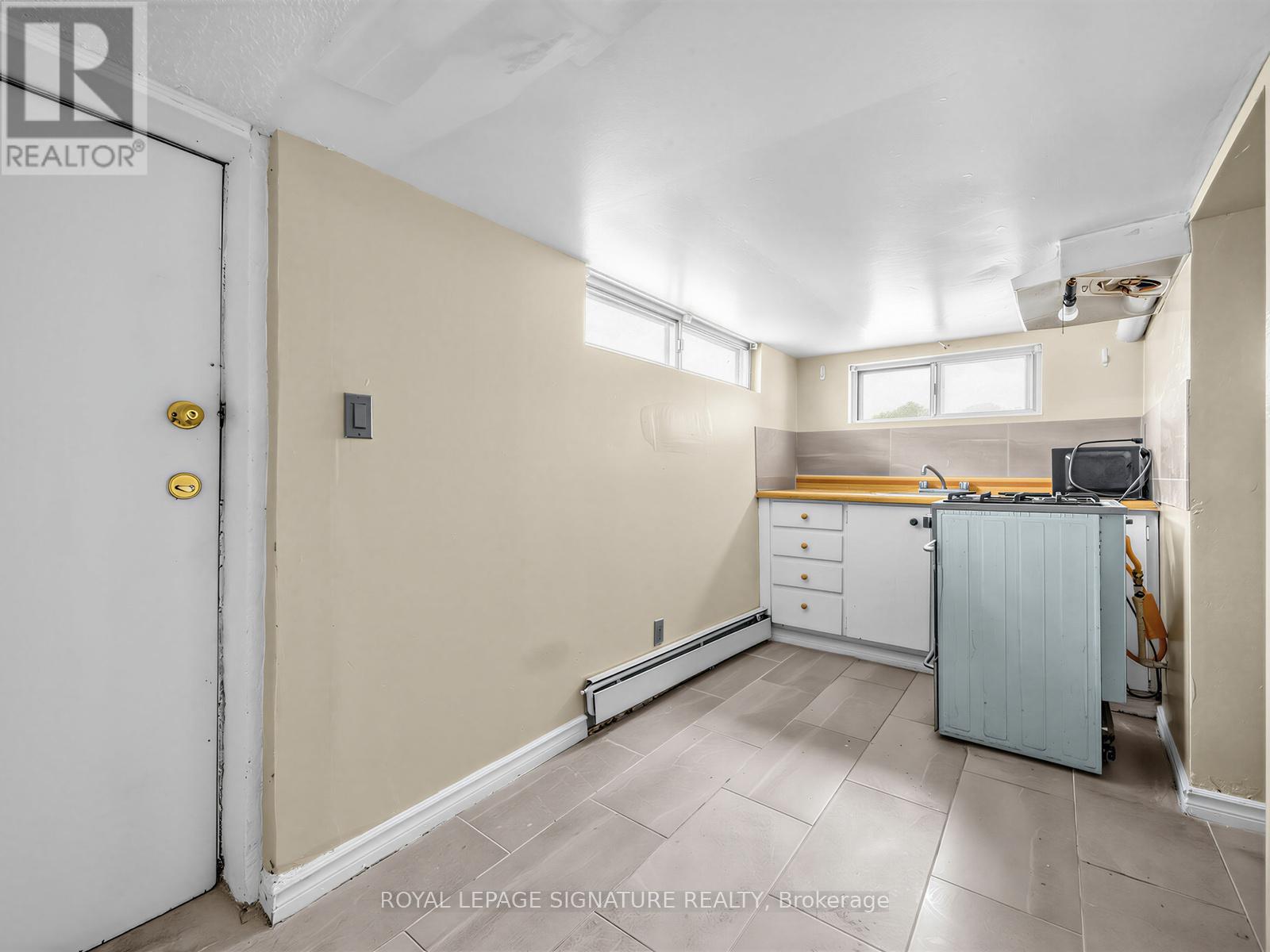 1157 Roselawn Avenue, Toronto, Ontario  M6B 1C5 - Photo 12 - W13132578