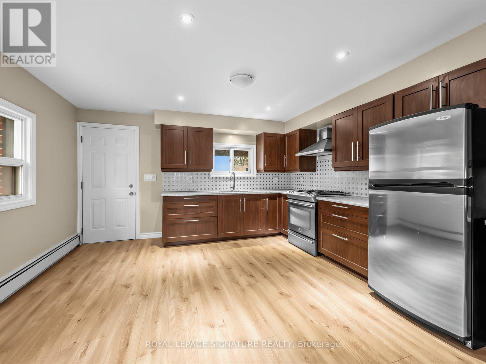 1157 Roselawn Avenue, Toronto, Ontario  M6B 1C5 - Photo 4 - W13132578