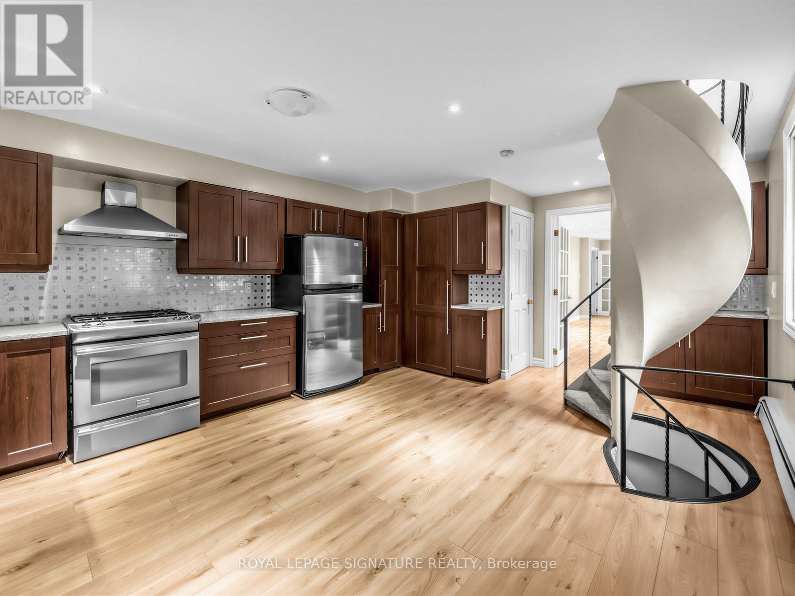 1157 Roselawn Avenue, Toronto, Ontario  M6B 1C5 - Photo 5 - W13132578
