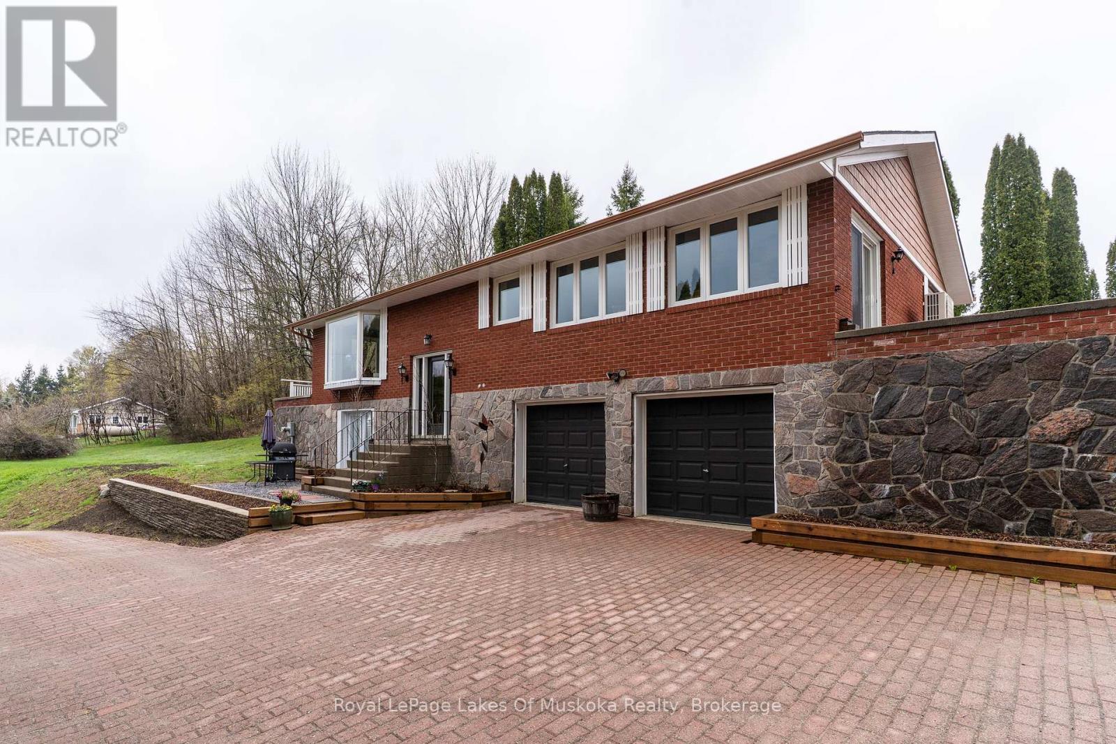 183 Santas Village Road, Bracebridge, Ontario  P1L 1W8 - Photo 2 - X13133870