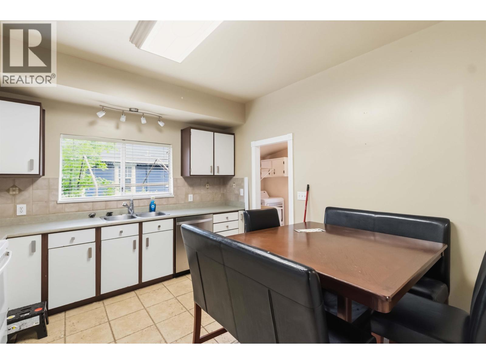 11328 Maple Crescent, Maple Ridge, British Columbia  V2X 1R3 - Photo 11 - R3124125