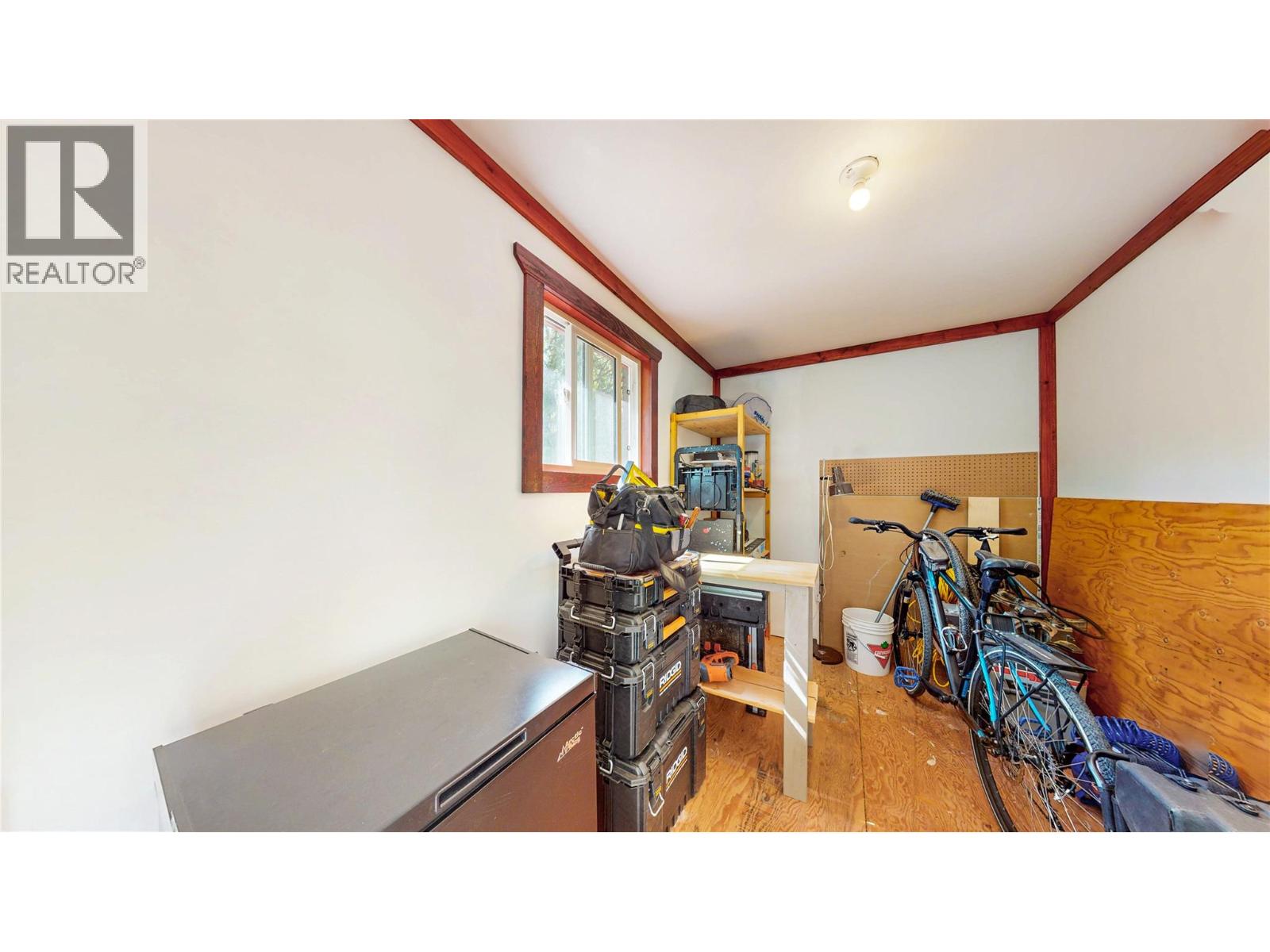 6770 Hockley Road, Jaffray, British Columbia V0B 1T0 - Photo 10 - 10386872