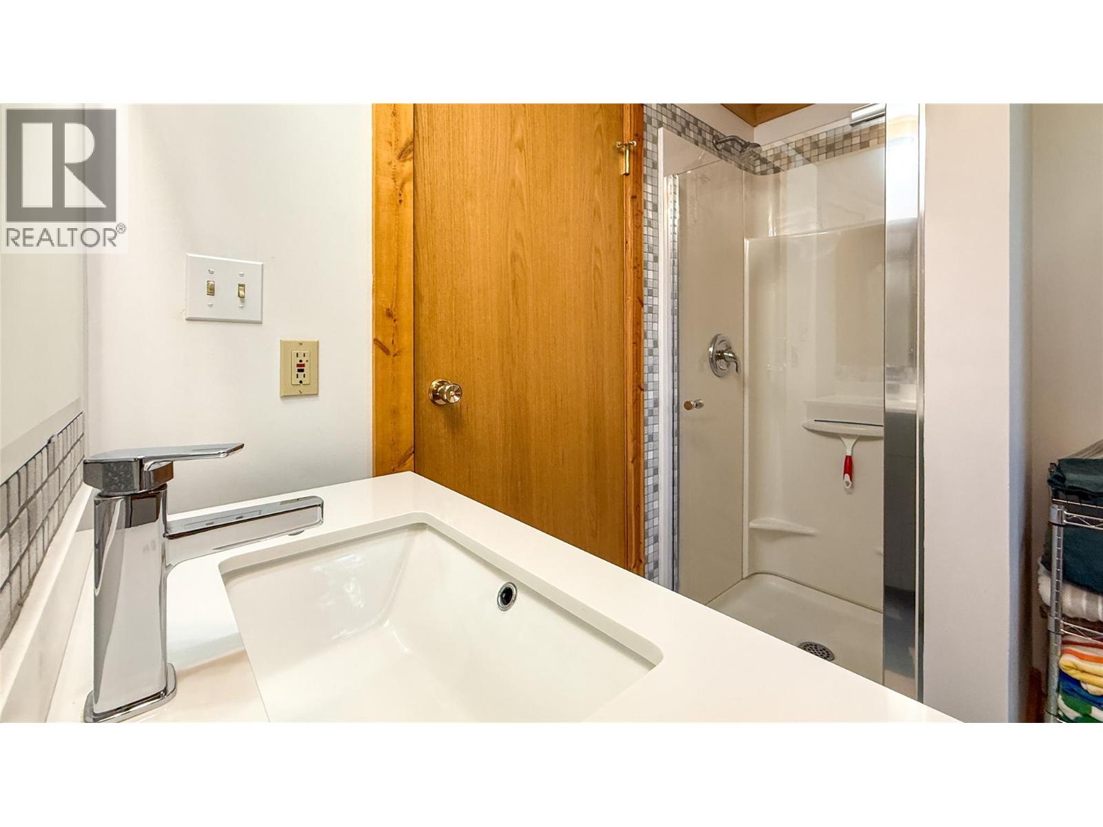 6770 Hockley Road, Jaffray, British Columbia V0B 1T0 - Photo 18 - 10386872