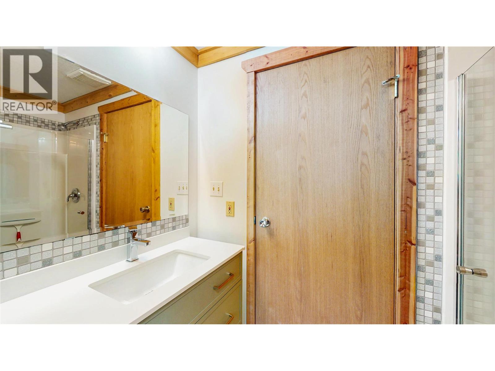 6770 Hockley Road, Jaffray, British Columbia V0B 1T0 - Photo 17 - 10386872