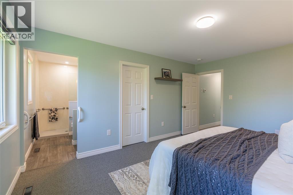 353 Gables Avenue, Petrolia photo 10