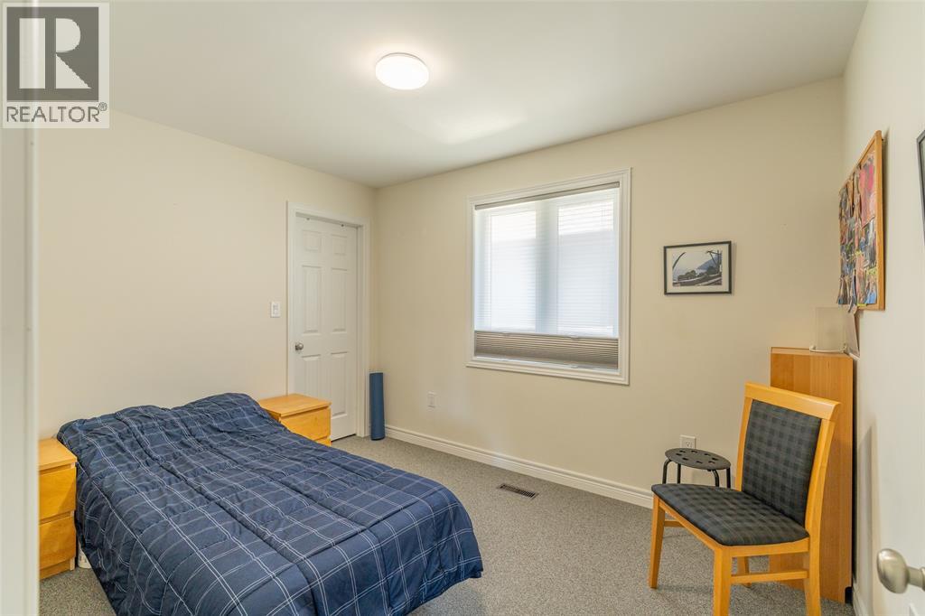 353 Gables Avenue, Petrolia photo 12