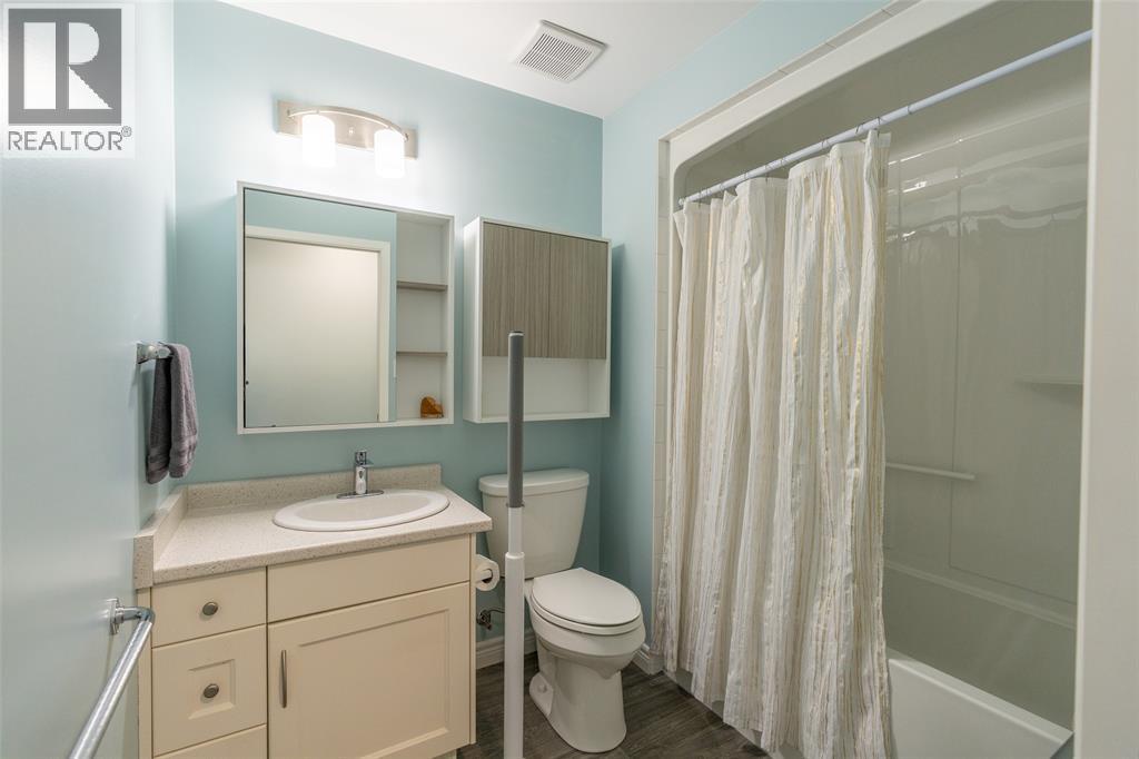 353 Gables Avenue, Petrolia photo 14