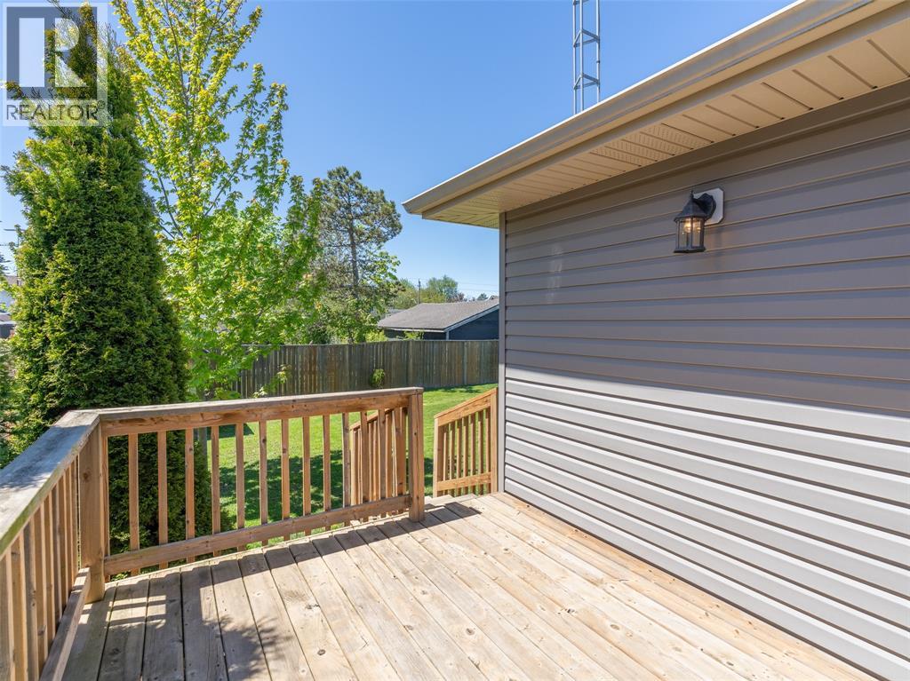 353 Gables Avenue, Petrolia photo 21