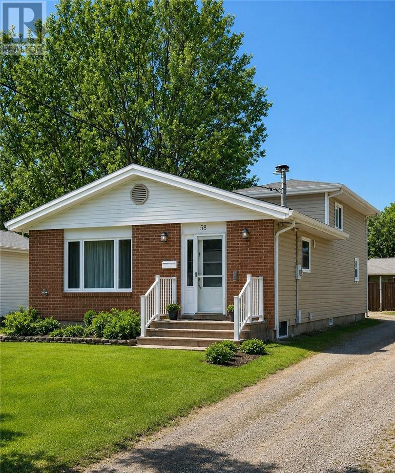 58 Washington Crescent, Elliot Lake, Ontario  P3A 2L7 - Photo 1 - 2126343