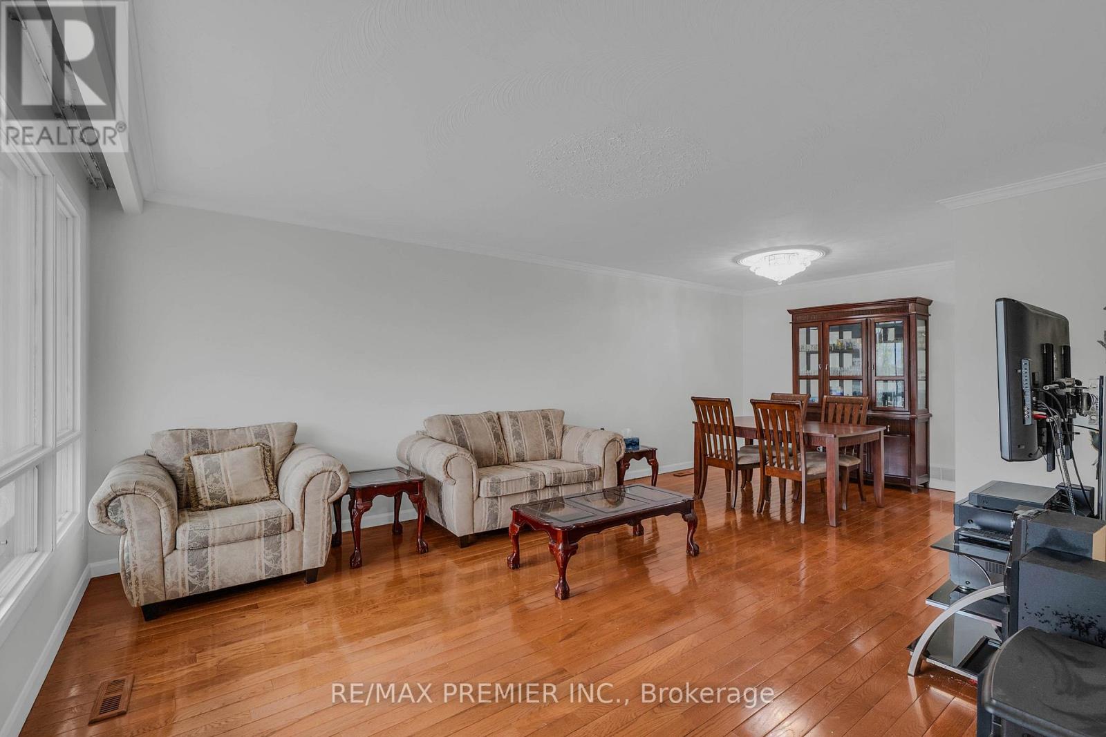 55 Firgrove Crescent, Toronto, Ontario  M3N 1K5 - Photo 7 - W13036562