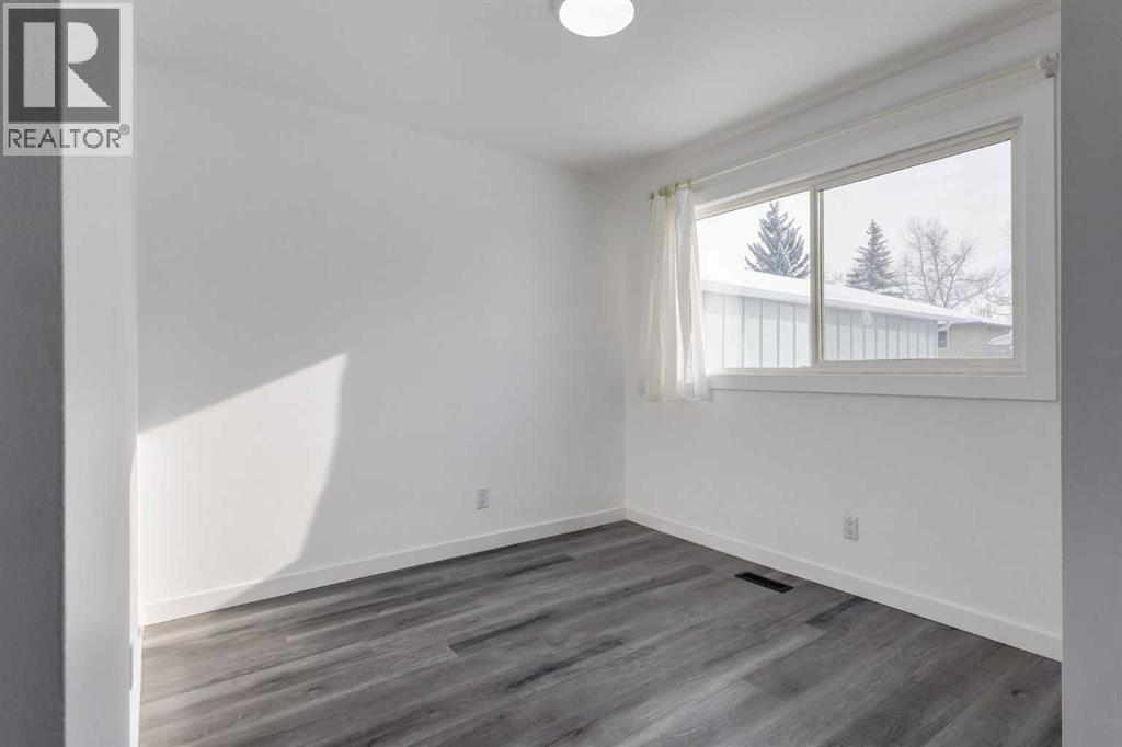 32 Midland Place SE, Calgary, Alberta  T2X 1P9 - Photo 17 - A2297933