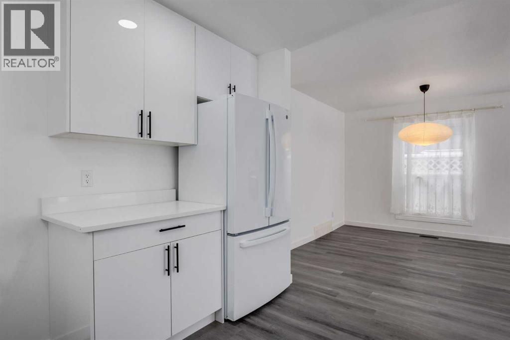 32 Midland Place SE, Calgary, Alberta  T2X 1P9 - Photo 5 - A2297933