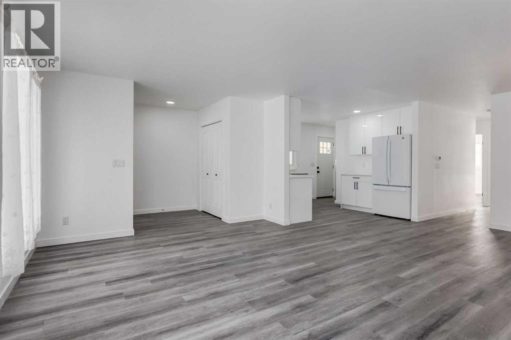 32 Midland Place SE, Calgary, Alberta  T2X 1P9 - Photo 3 - A2297933