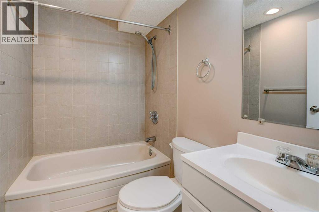 27 Dovely Way Se, Calgary, Alberta  T2B 2K7 - Photo 23 - A2308892