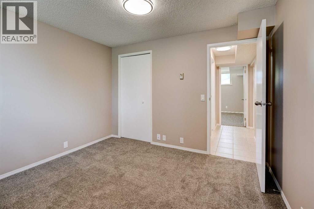 27 Dovely Way Se, Calgary, Alberta  T2B 2K7 - Photo 25 - A2308892