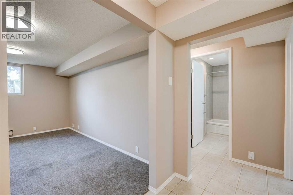 27 Dovely Way Se, Calgary, Alberta  T2B 2K7 - Photo 19 - A2308892