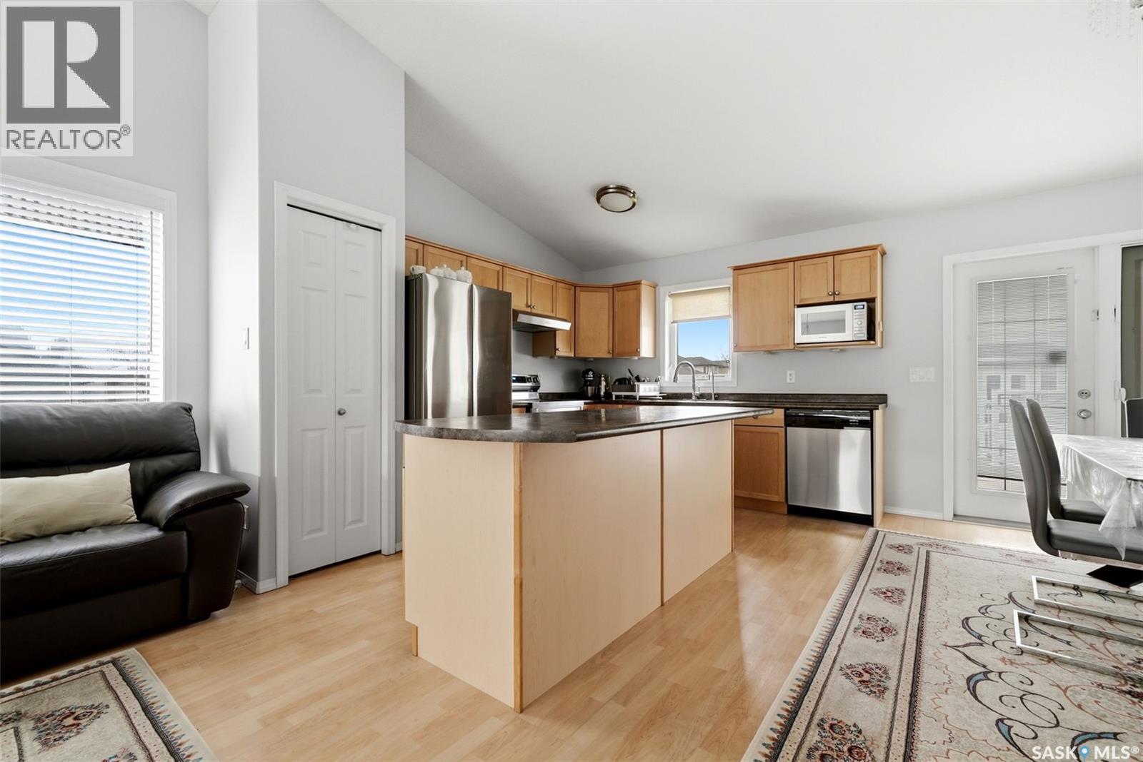 7183 Wascana Cove Drive, Regina, Saskatchewan  S4V 3G3 - Photo 7 - SK036116