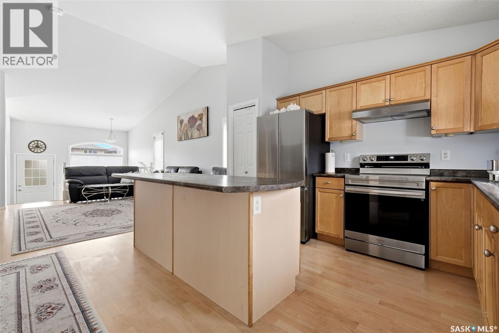 7183 Wascana Cove Drive, Regina, Saskatchewan  S4V 3G3 - Photo 8 - SK036116