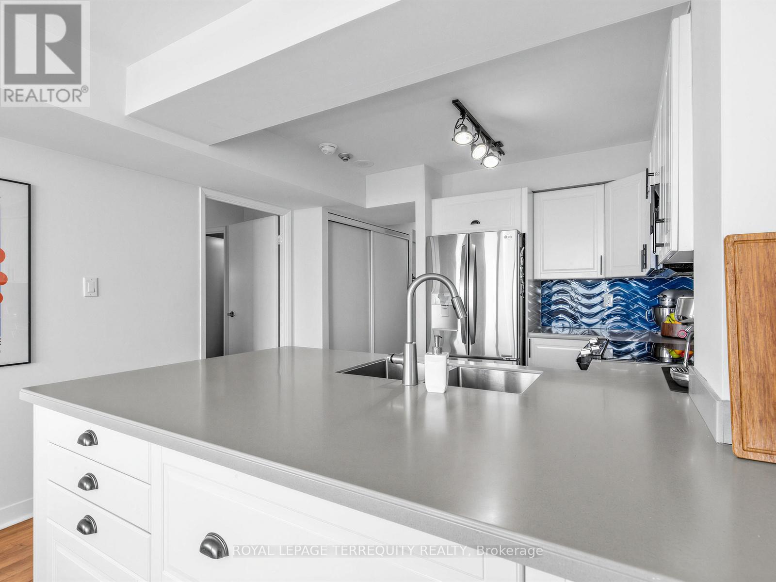 1111 - 650 Queens Quay W, Toronto, Ontario  M5V 3N2 - Photo 11 - C13133908